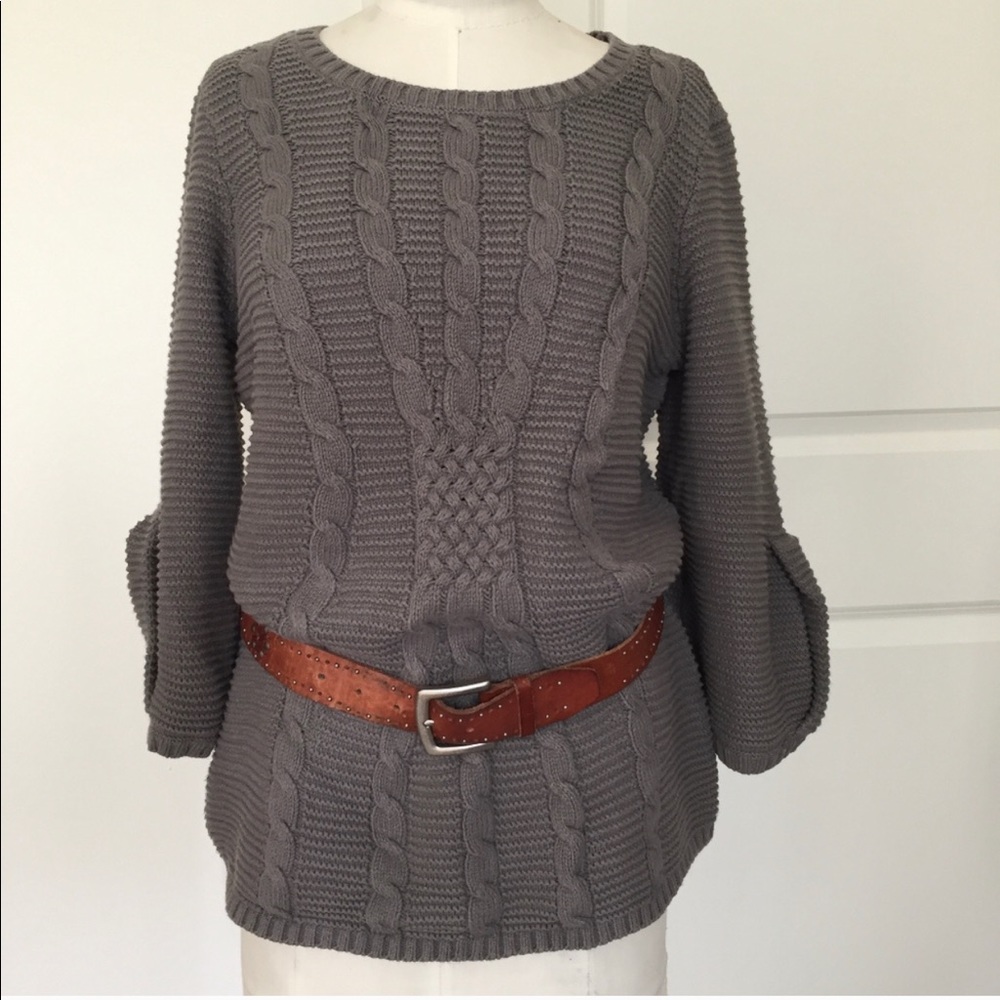 CHUNKY CABLE SWEATER